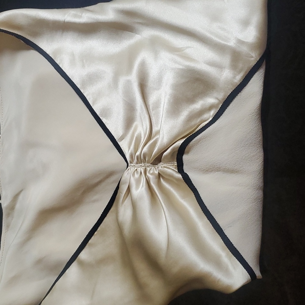 Elegant Cream Sleeveless Top - Picture 8 of 8